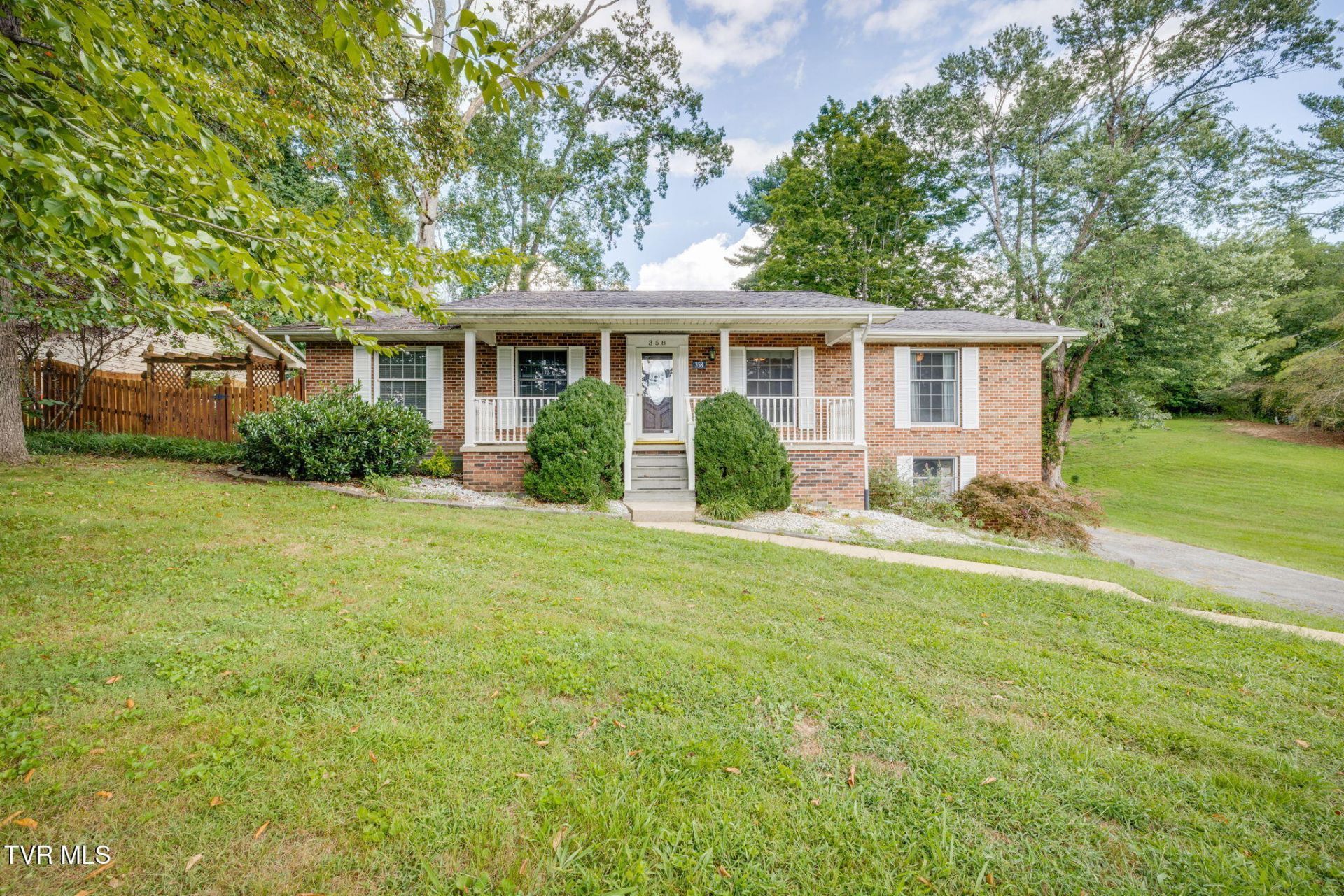 358 Carr Drive, Blountville, TN 37617 Main Photo