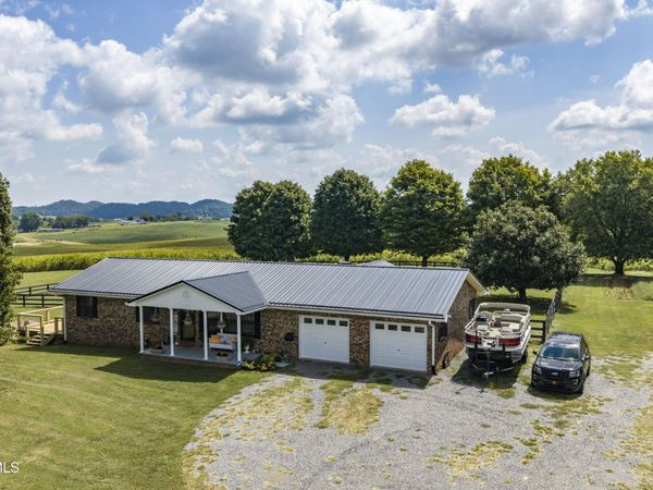 828 Hickory Cove Road, Rogersville, TN 37857