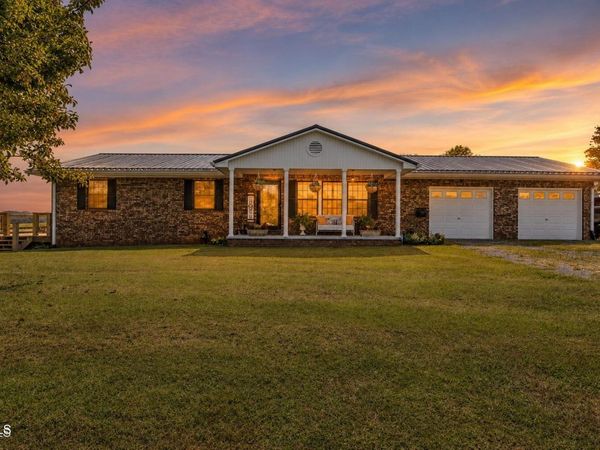 828 Hickory Cove Road, Rogersville, TN 37857