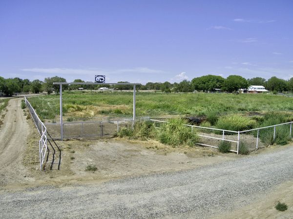 52 Hob Road , Los Lunas, NM 87031
