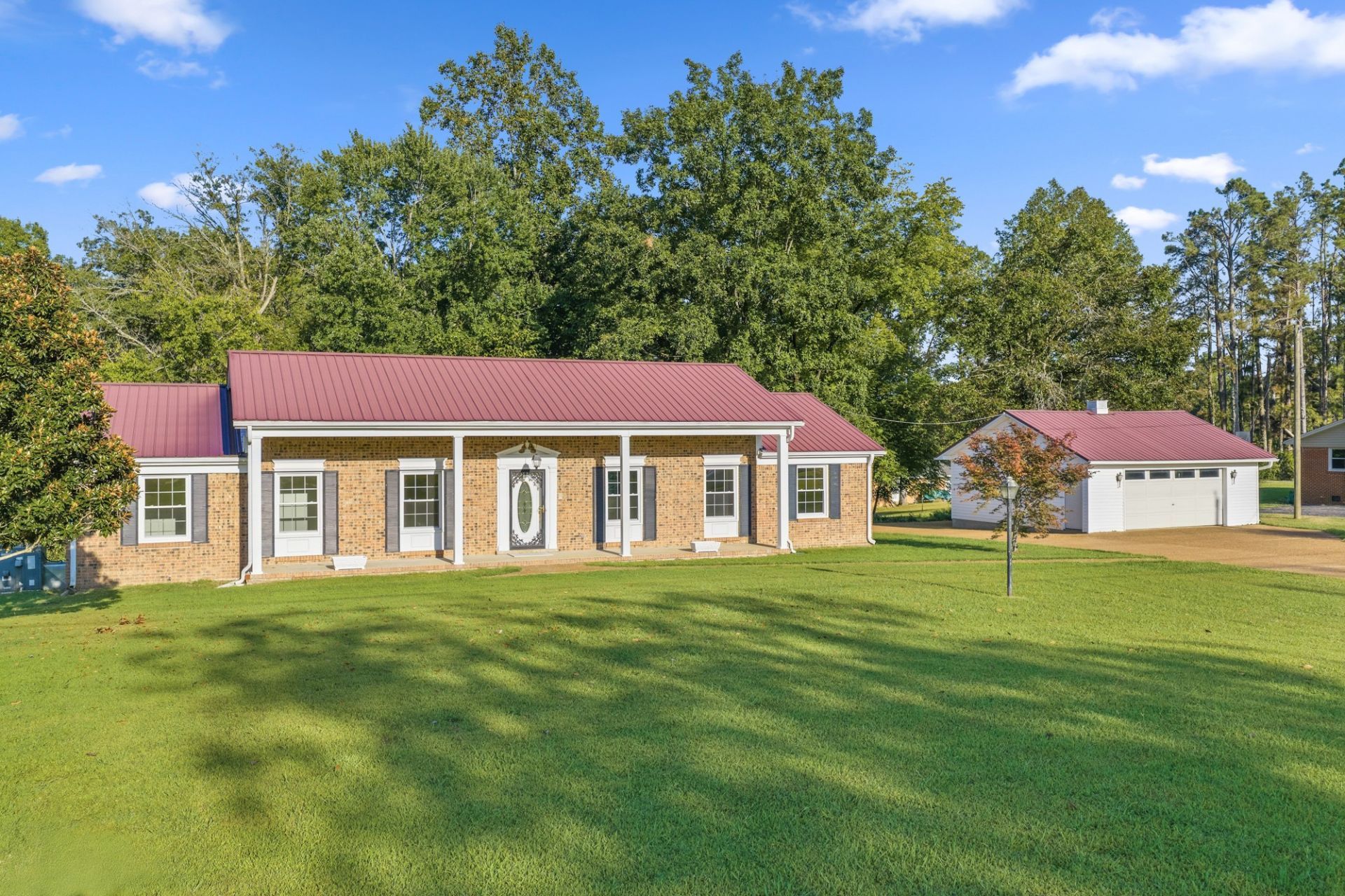 691 E Poplar Dr Decaturville, TN 38329