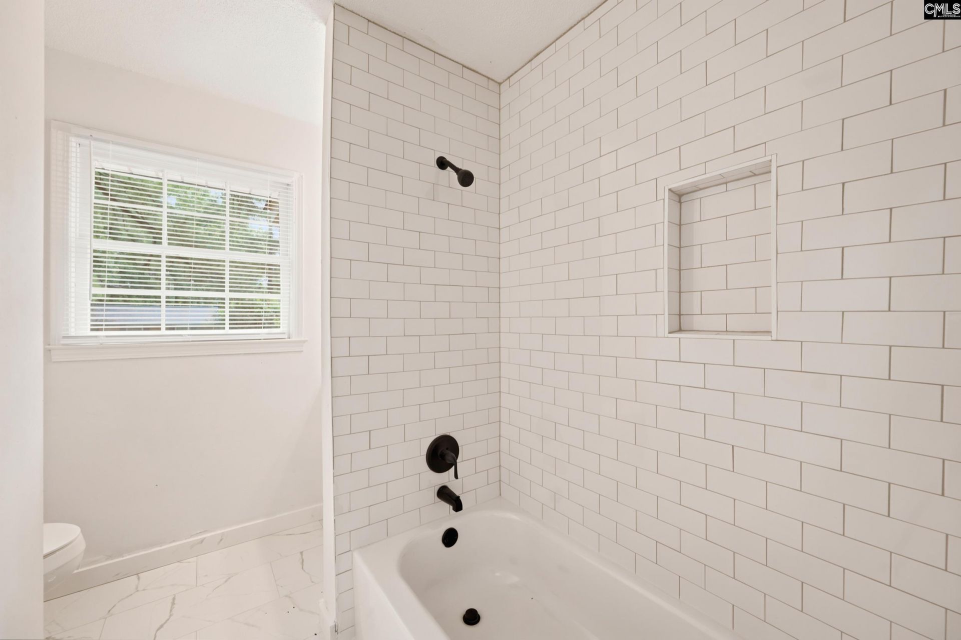 908 Woodale Circle Photo 13