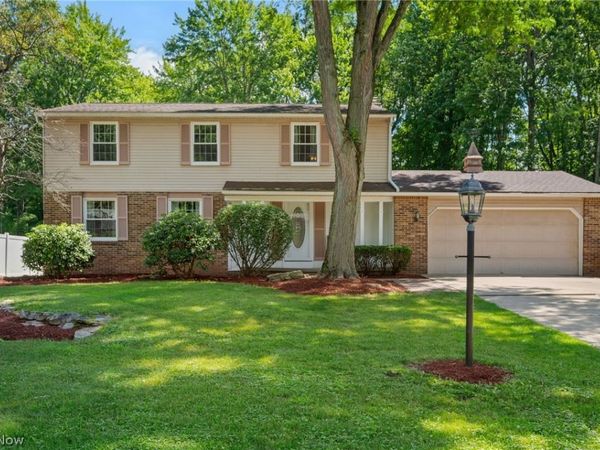 1370 Bittersweet Drive NE, Warren, OH 44484