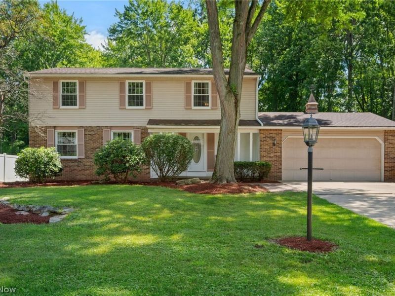 1370 Bittersweet Drive NE, Warren, OH 44484 Photo 1