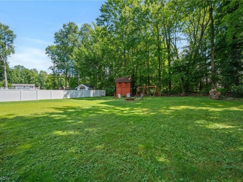 1370 Bittersweet Drive NE, Warren, OH 44484 Photo 26