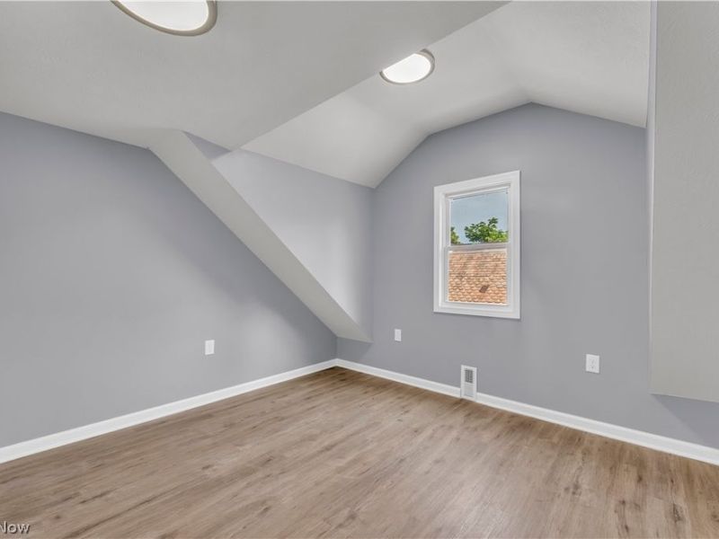 3925 Riverside Avenue, Cleveland, OH 44109 Photo 39