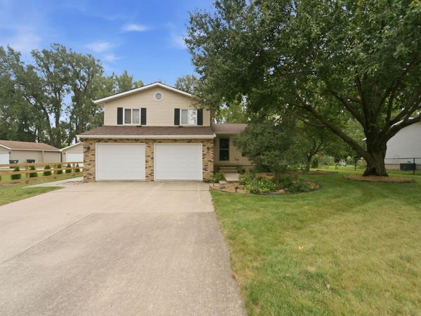 1520 Danish Drive, Cedar Falls, IA 50613