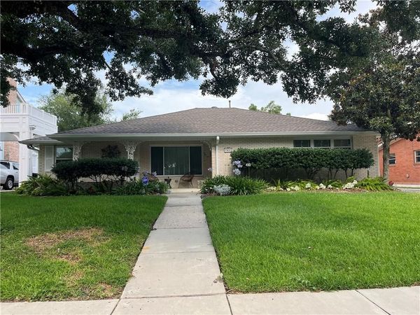 7413 CANAL Boulevard, New Orleans, LA 70124