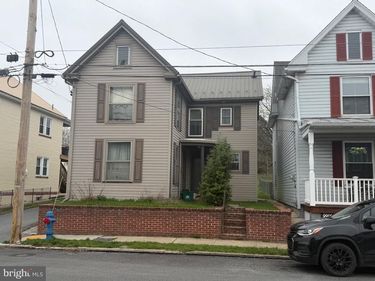 375 W QUEEN STREET, CHAMBERSBURG, PA 17201