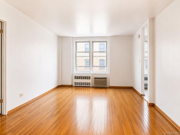 1332 Metropolitan Avenue , Bronx, NY 10462