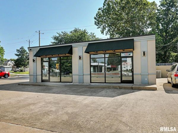 901 S 12TH Street, Quincy, IL 62301