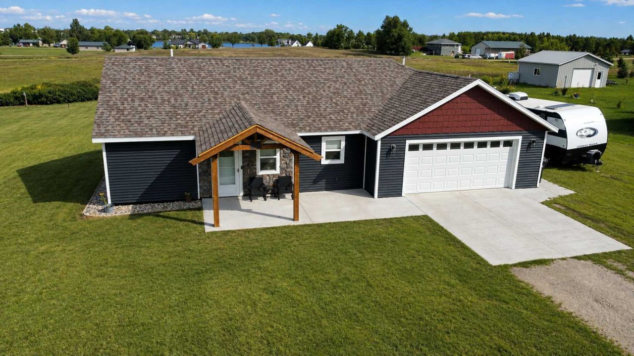 202 Cozy Oak Drive E primary photo