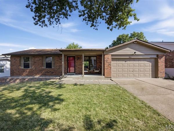2675 Victron Drive, St Louis, MO 63129