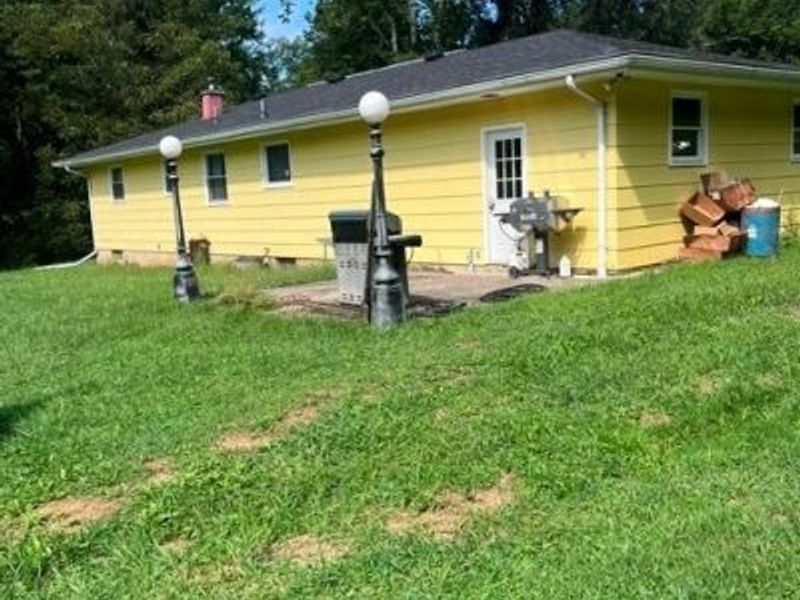 8480 West Pike, Hopewell, OH 43746 Photo 2