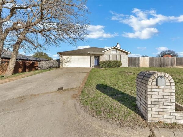 202 Lancelot Drive, Weatherford, TX 76086