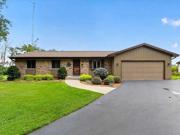 2140 N Polzin Road, Janesville, WI 53548