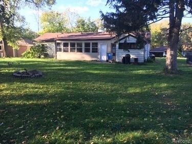 6854 Parkway Circle , Dearborn Heights, Mi 48127