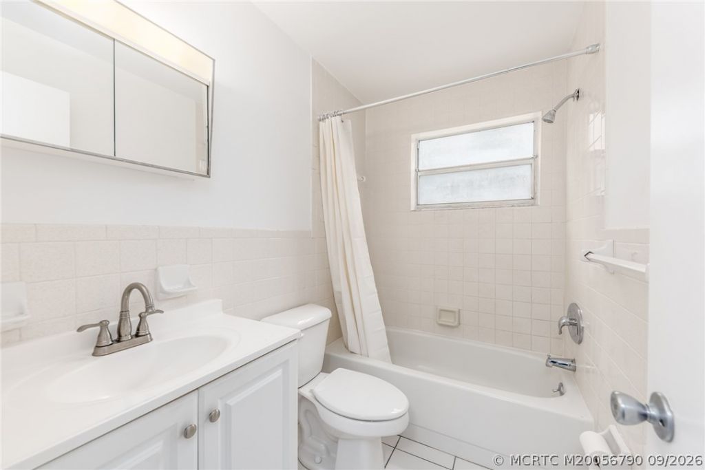 660 SW Bryant Avenue, Unit 3, Stuart, FL 34994 Photo