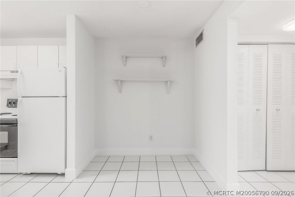 660 SW Bryant Avenue, Unit 3, Stuart, FL 34994 Photo