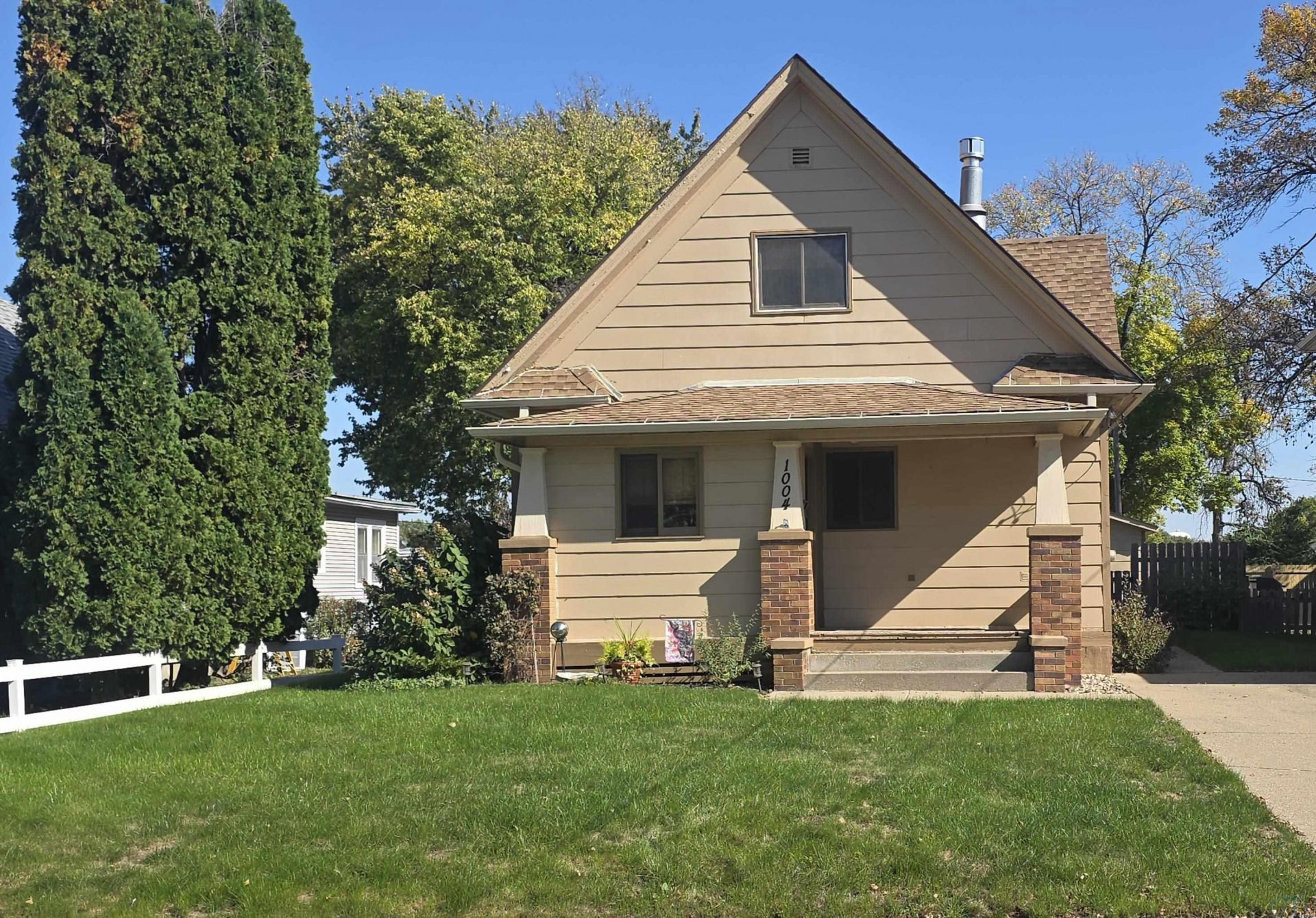 1004 S Cornelia Sioux City, IA 51106