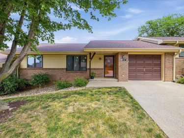 6 HACKETT Drive, OAKLAND, IA 51560