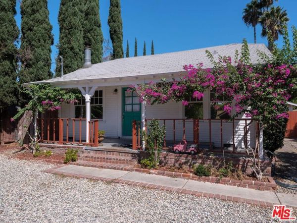 20911 Vose Street, Los Angeles, CA 91303