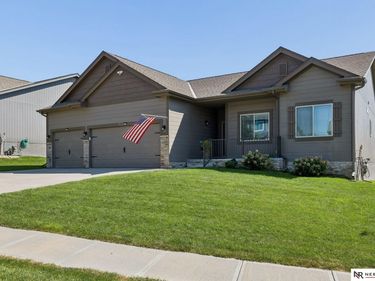 18917 Cottonwood Street, Omaha, NE 68136