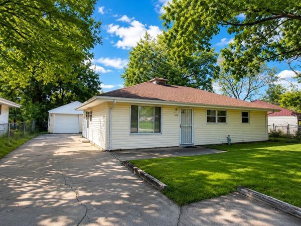 5504 N RENWOOD Avenue, Peoria, IL 61614