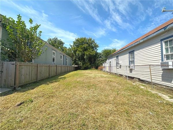 1426 ST. ANTHONY Street , New Orleans, LA 70116