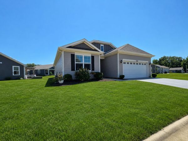 1200 Redtail Circle , Woodstock, IL 60098