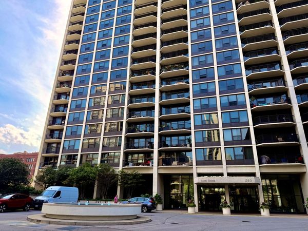 1560 N Sandburg Terrace , Unit 2110J, Chicago, IL 60610