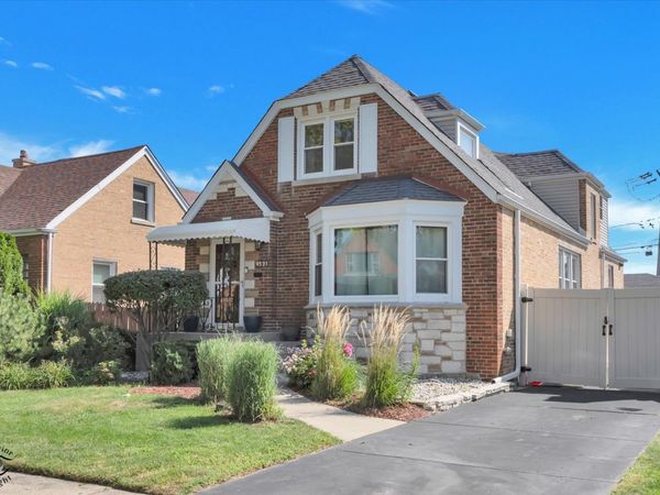 9521 S Sawyer Avenue , Evergreen Park, IL 60805