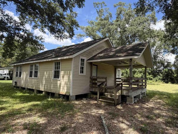 2794 Rush St, Slaughter, LA 70777