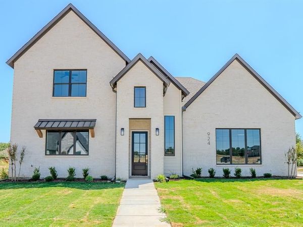 924 Claystone Ridge Drive, Fort Worth, TX 76028