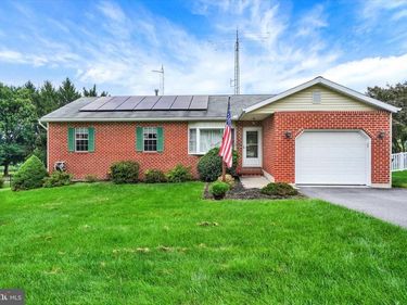 2829 GLEN HOLLOW DRIVE, YORK, PA 17406
