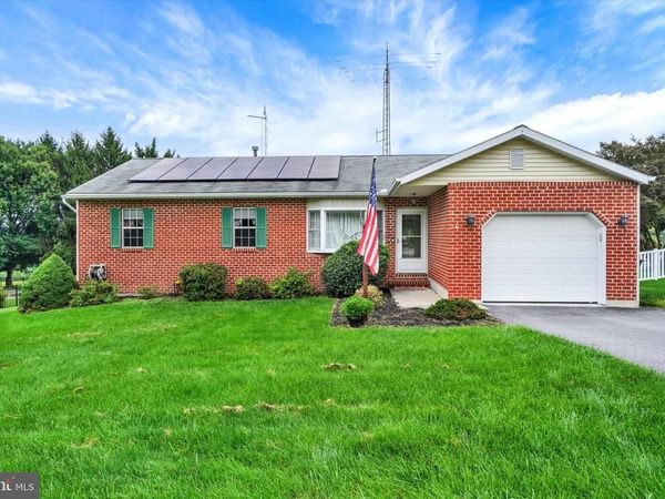 2829 GLEN HOLLOW DRIVE, YORK, PA 17406