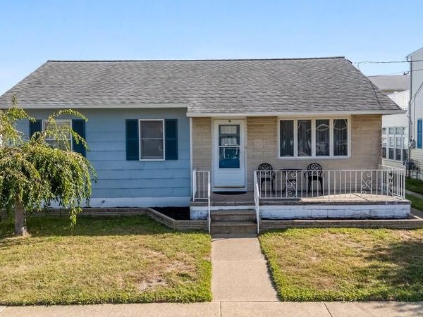 107 E HOLLYWOOD AVENUE , WILDWOOD, NJ 08260
