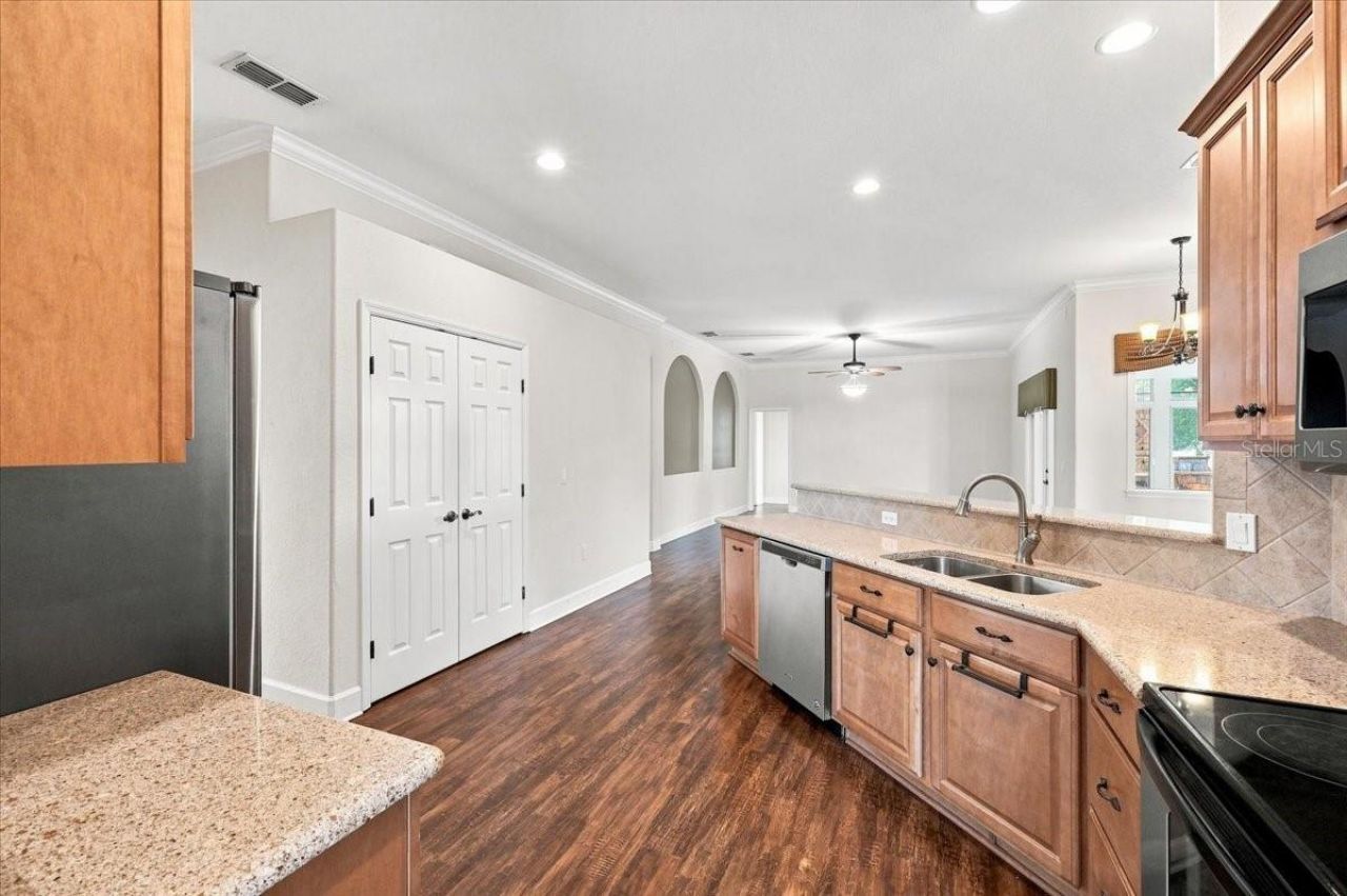 230 Lake Arietta Court, Auburndale, FL 33823 Photo