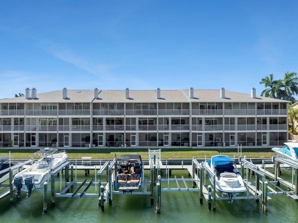 521 PINELLAS BAYWAY S, Unit 105, TIERRA VERDE, FL 33715