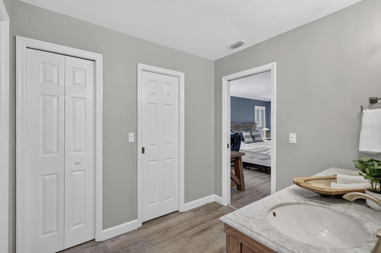 4395 Oak View Drive, Sarasota, FL 34232 Photo