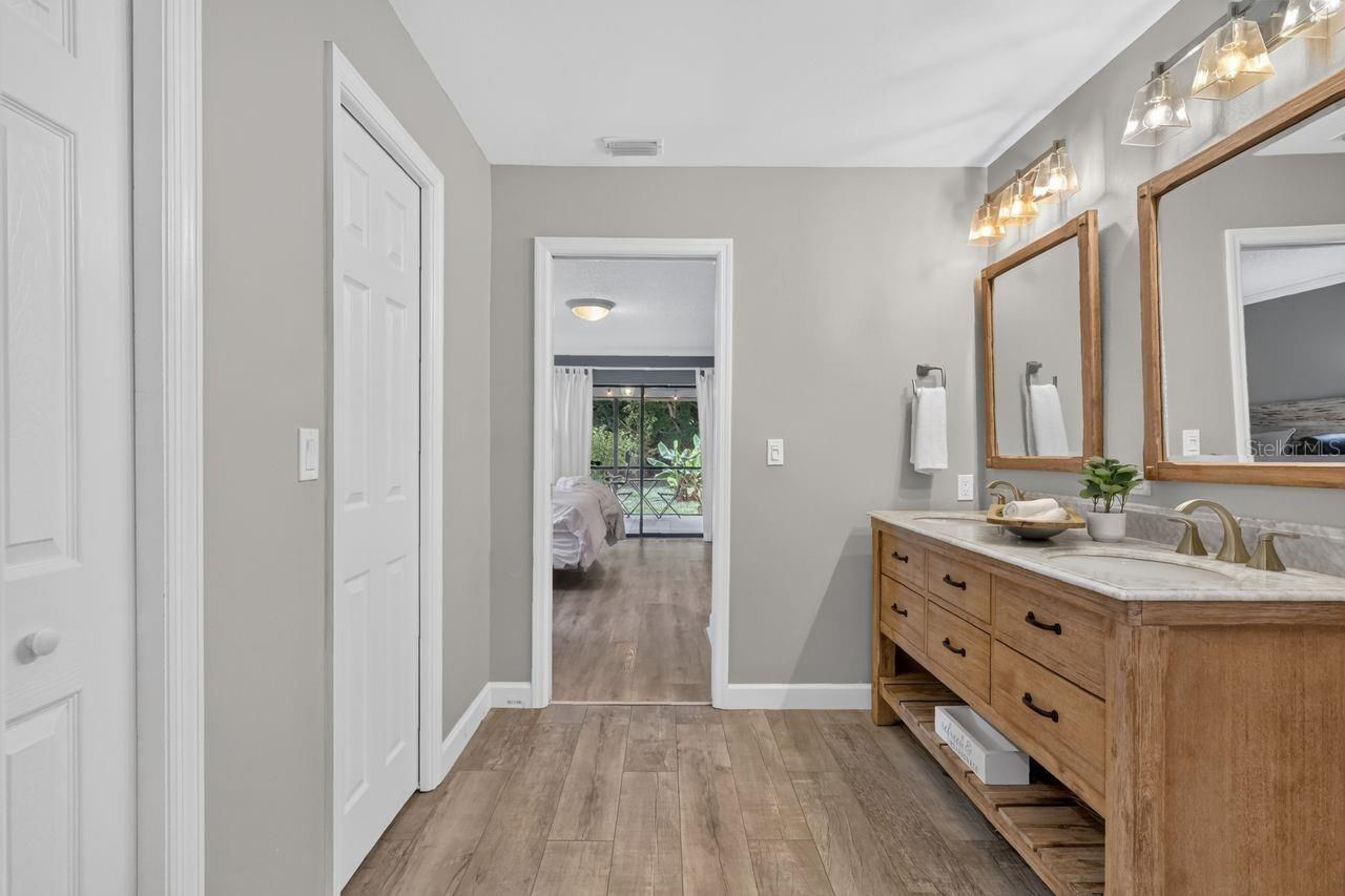 4395 Oak View Drive, Sarasota, FL 34232 Photo