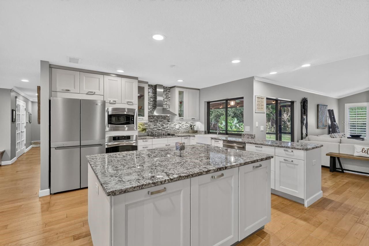 4395 Oak View Drive, Sarasota, FL 34232 Photo