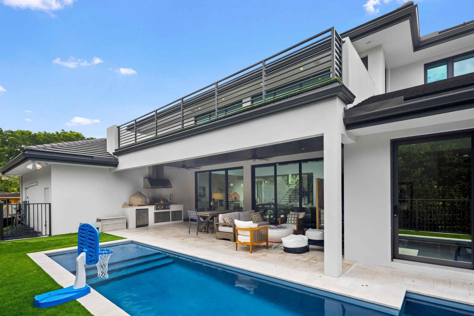 2400 NE 27th Avenue, Fort Lauderdale, FL 33305 Photo