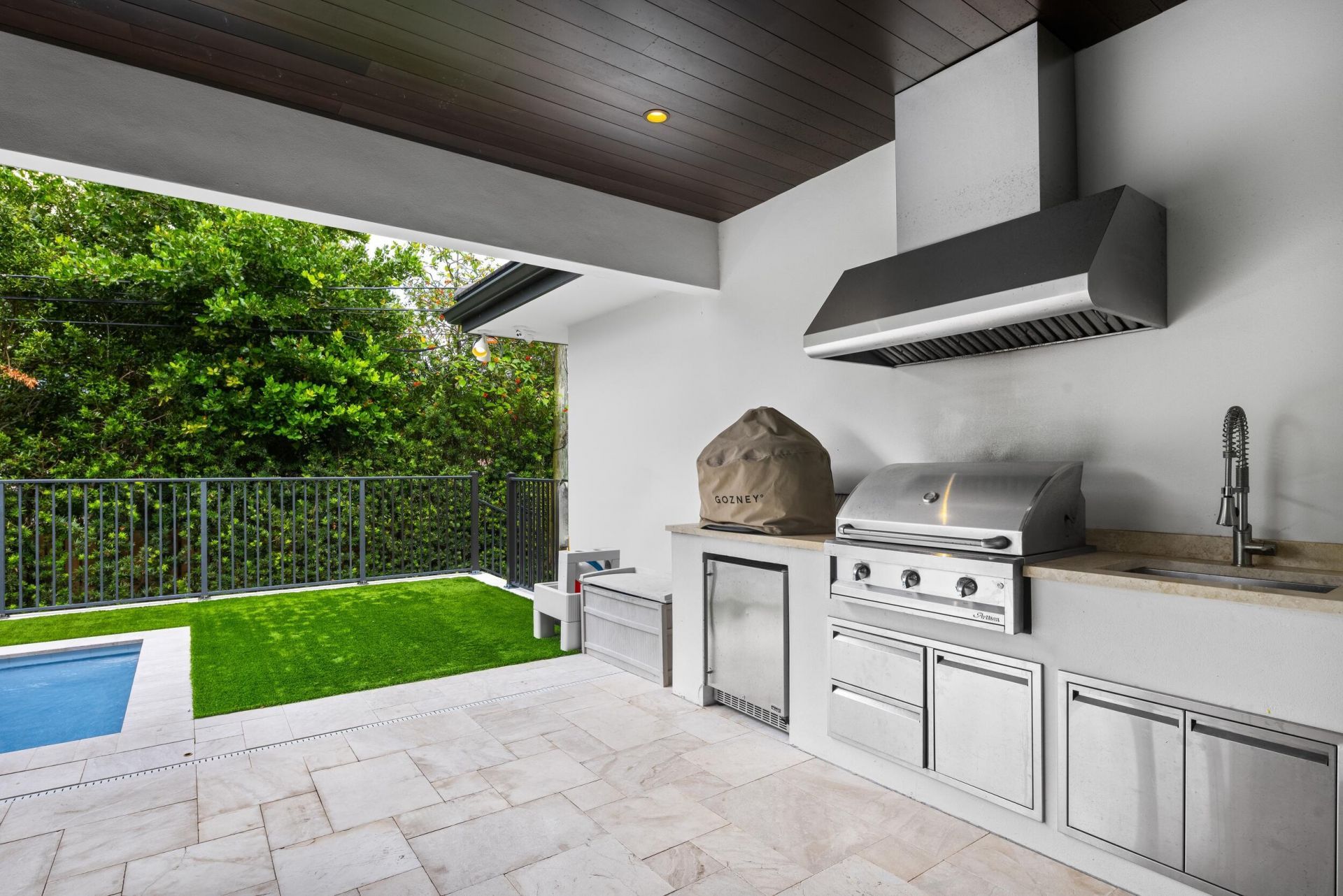 2400 NE 27th Avenue, Fort Lauderdale, FL 33305 Photo