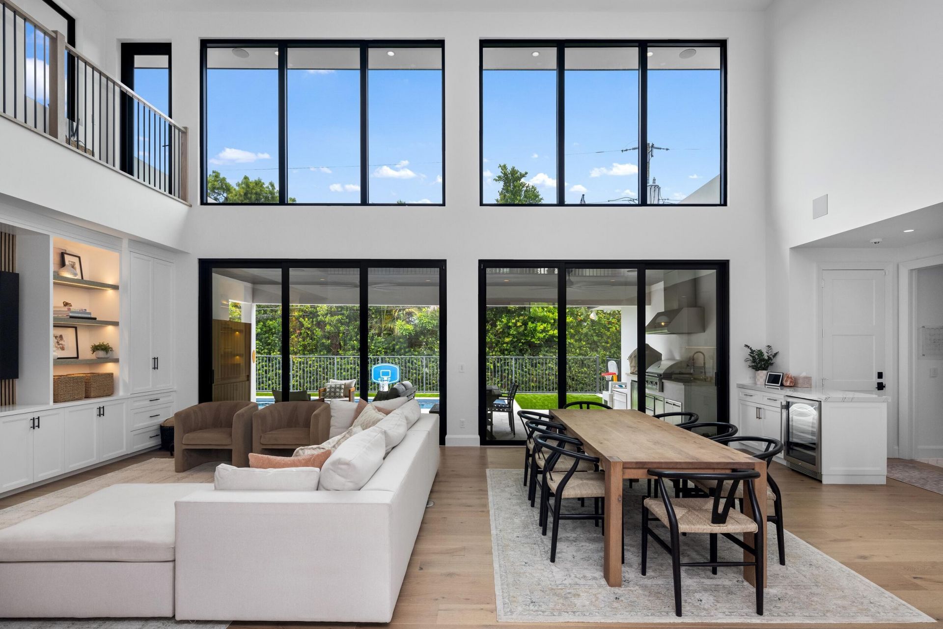 2400 NE 27th Avenue, Fort Lauderdale, FL 33305 Photo
