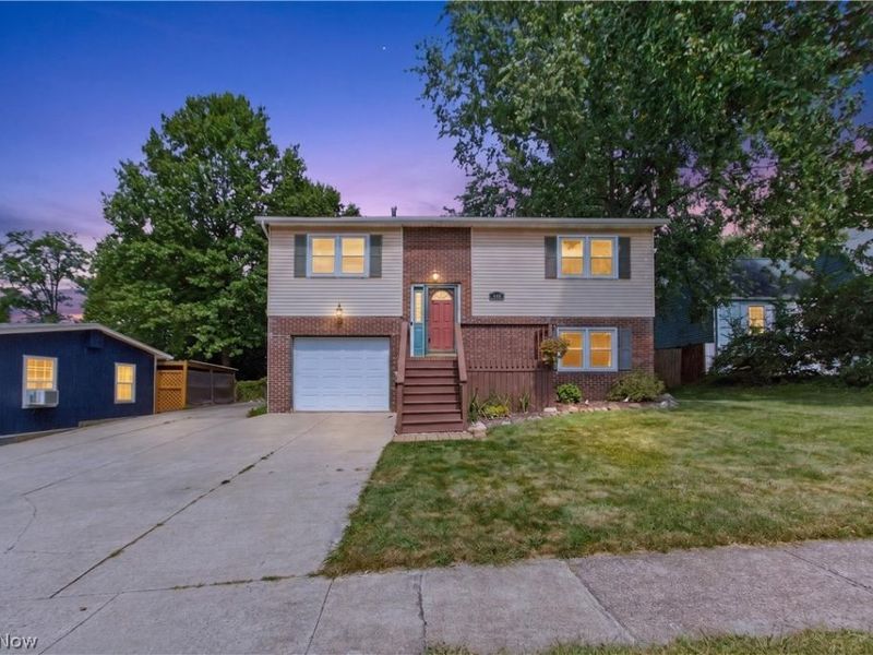 448 Fernwood Avenue, Wadsworth, OH 44281 Photo 2