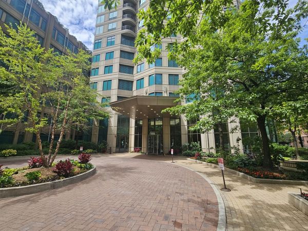 400 N LA SALLE Drive, Unit 3306, Chicago, IL 60654