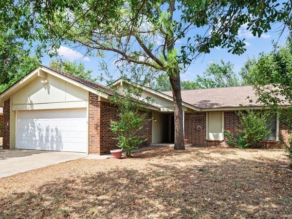 10325 Exter Avenue, Yukon, OK 73099