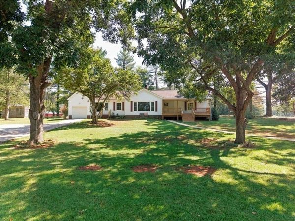 8 Perry Farm Road , Cave Spring, GA 30124