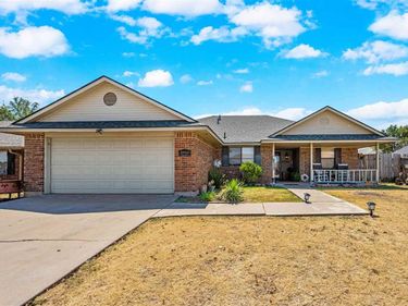 3910 SW Parkridge Blvd, Lawton, OK 00000
